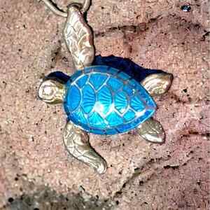 NICOLE BARR Vitreous Plique-a-Jour Blue Enamel Sea Turtle  Pendant Necklace